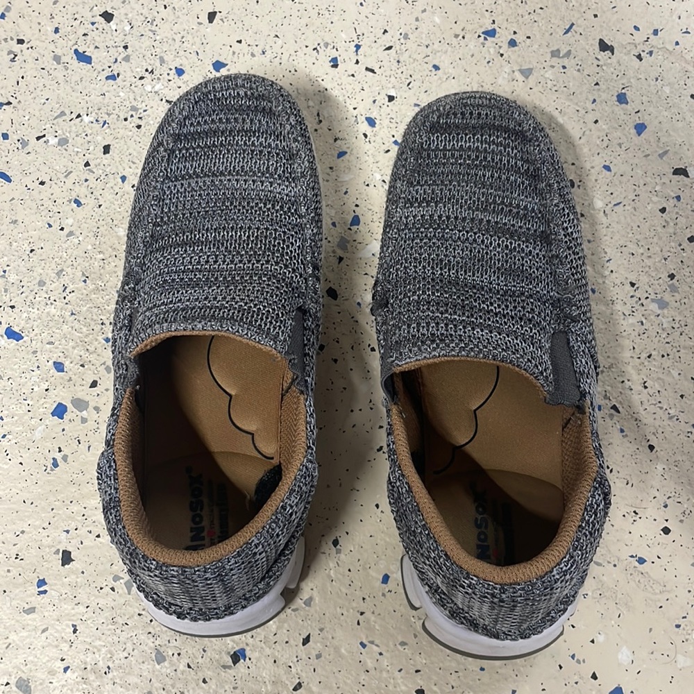 Gray kids Nosox deer stag shoes size 1